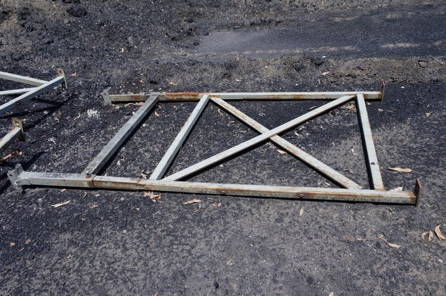 Conveyor trestle legs Auction (0100-5016079) | Grays Australia