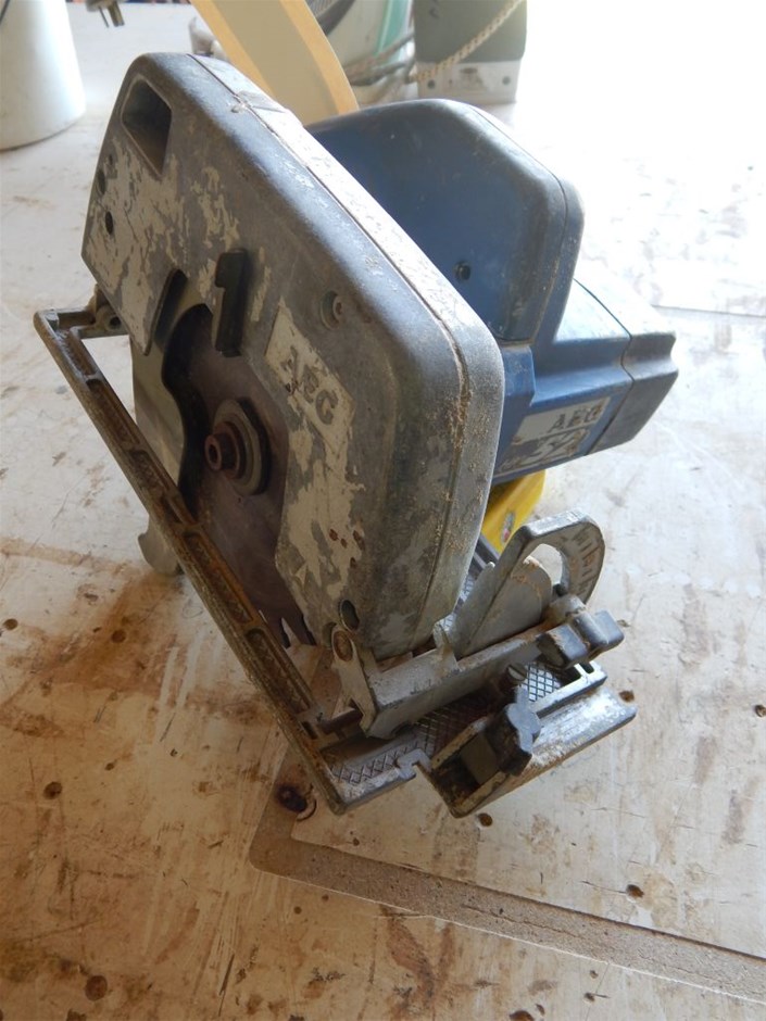 Circular Saw, AEG Model HK52, 800 watt capacity 160mm (dia) blade (240