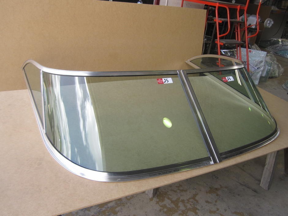 Boat windscreen Auction (00251700347) Grays Australia