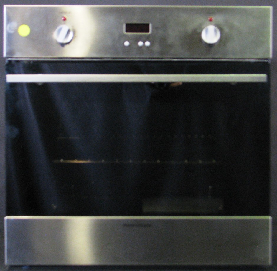 Fisher & Paykel 60cm Stainless Steel Single Oven. Model OB60SVMX2
