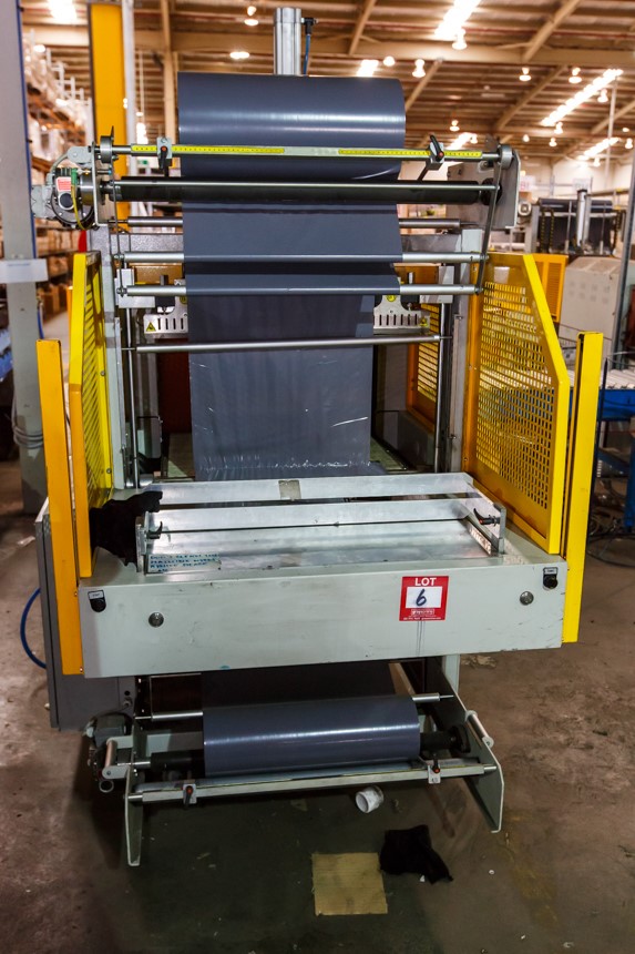 Automatic Shrink Wrapping Machine with sealing bar SMI Pack Model BP800