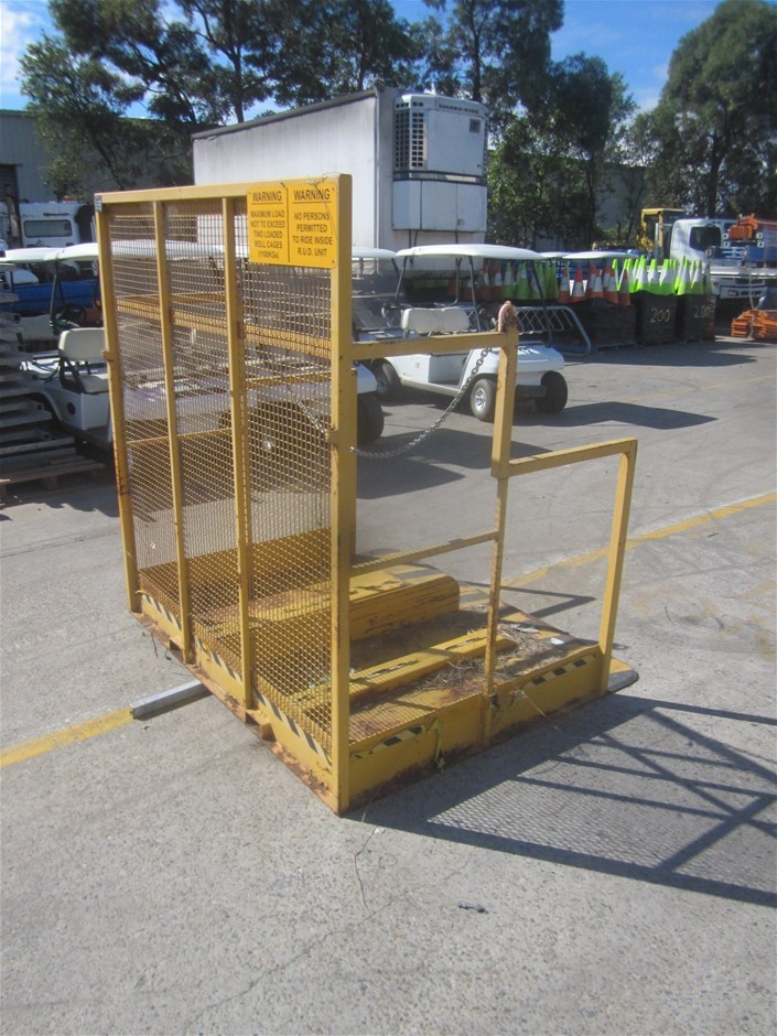 Forklift attachment. Roll cage lifting unit. Auction (0033-7002257 ...