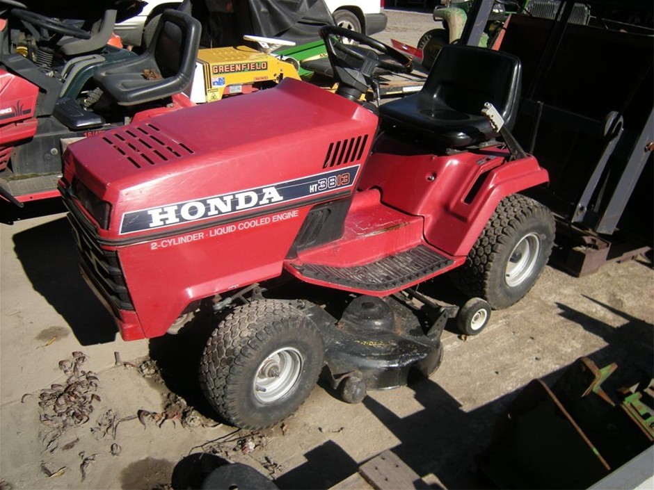 Honda HT1338 Lawn tractor , 13hp v twin liquid cooled Engine, 38 ...