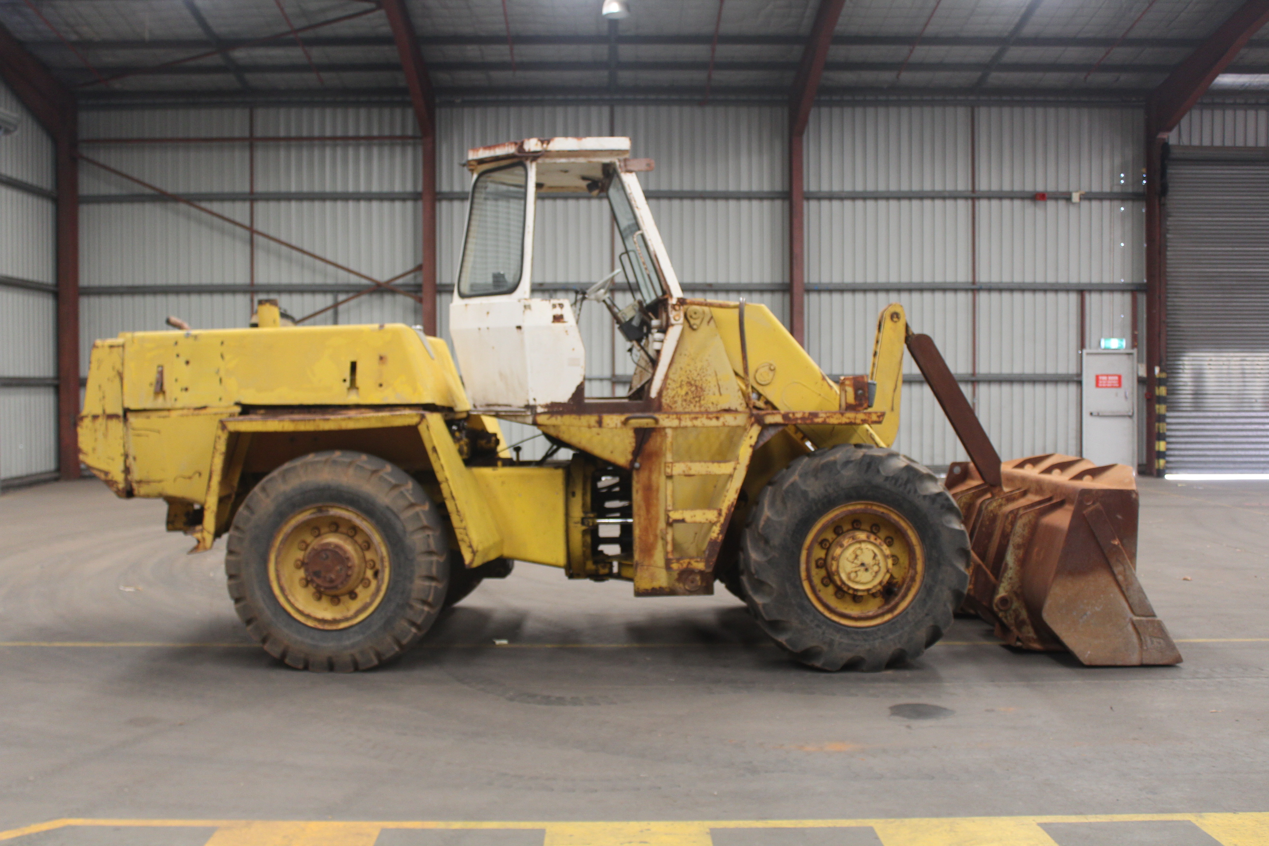 JCB 413 4x4 Articulated Wheel Loader With Bucket Auction (00029006107