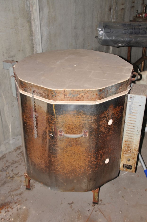 Pottery Kiln - Paragon Dtc Model 800c Electric Powered Ceramics Kiln 