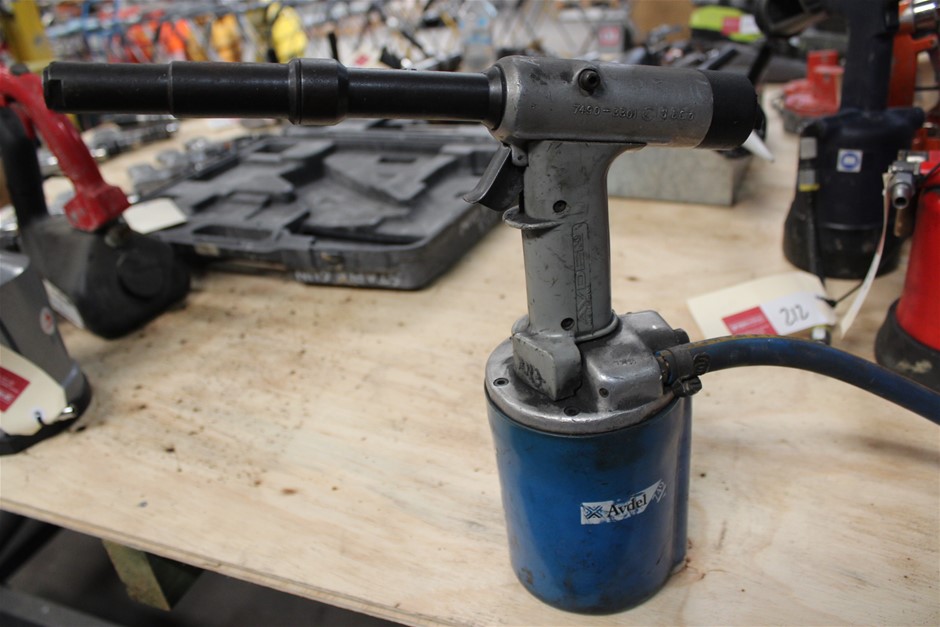 Heavy Duty Pneumatic Huck Bolt Gun - Avdel, Auction (0215-5032997 ...