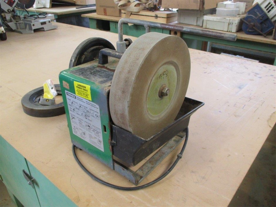 Tormek Supergrind 2000 Wet Grinding Machine Auction (00217018860