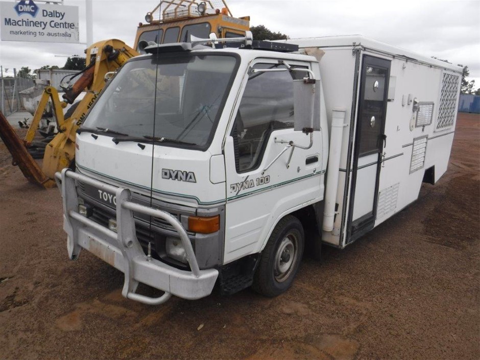 Toyota dyna camper