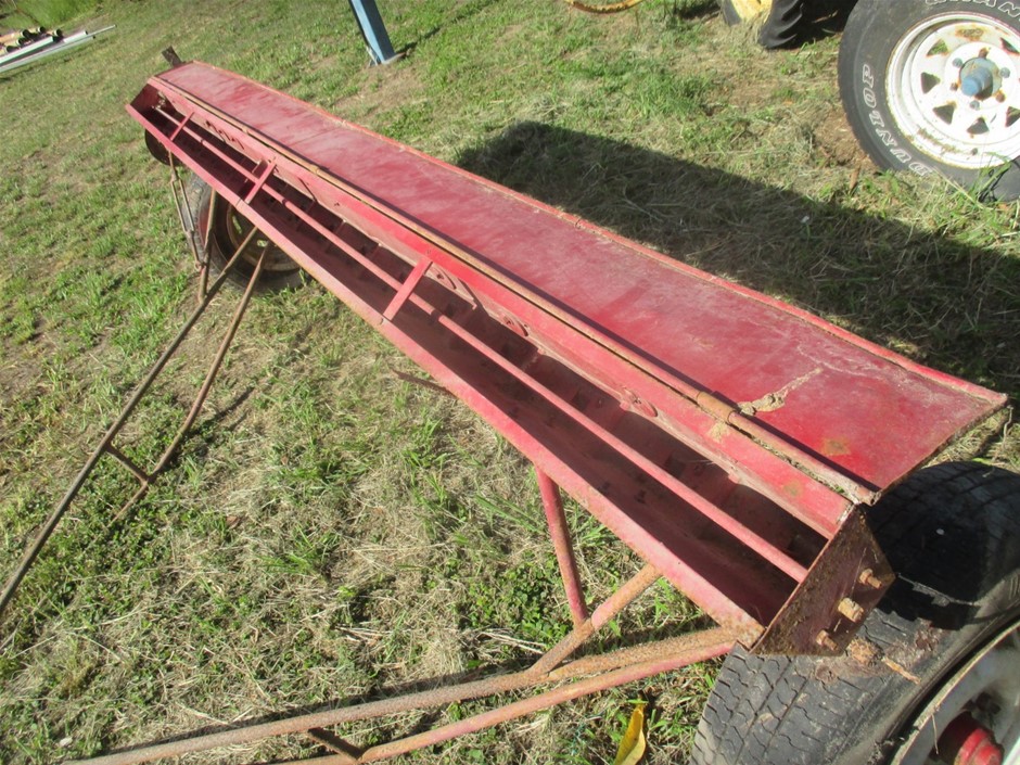 Small Seed Box For Grass Seed Auction (0031-7019612) | Grays Australia