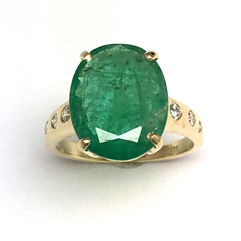 18ct Yellow Gold, 5.14ct Emerald & Diamond Dress Ring