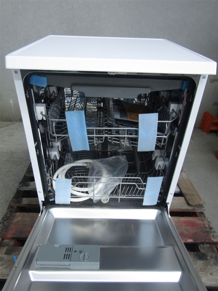 Everdure DWF146WC 60cm White Freestanding Dishwasher Auction