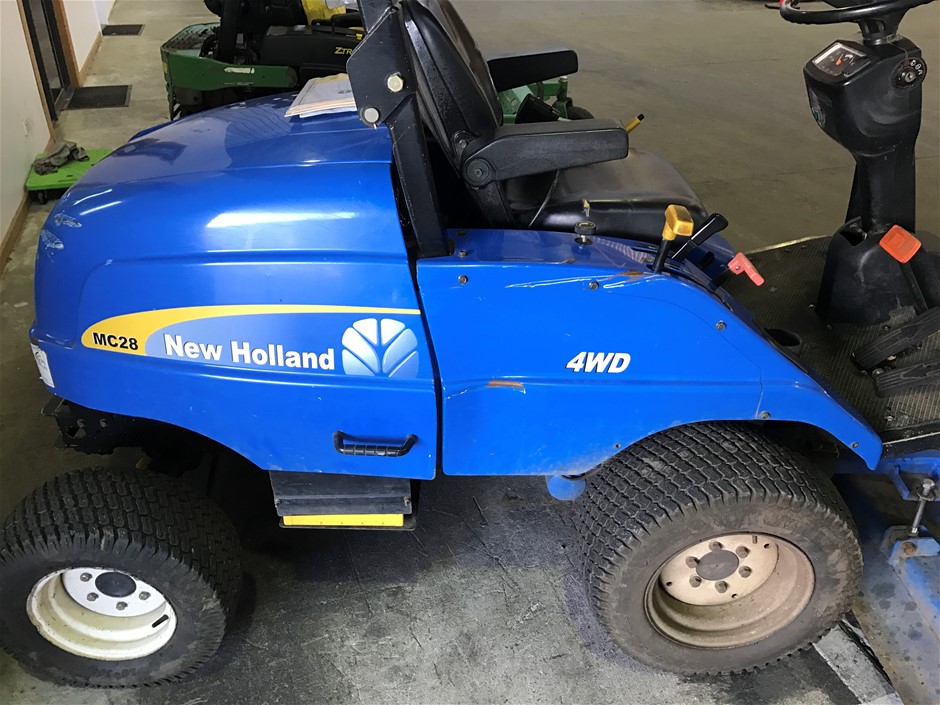 New Holland MC28 4WD Front Deck Mower Auction (00023014940) Grays