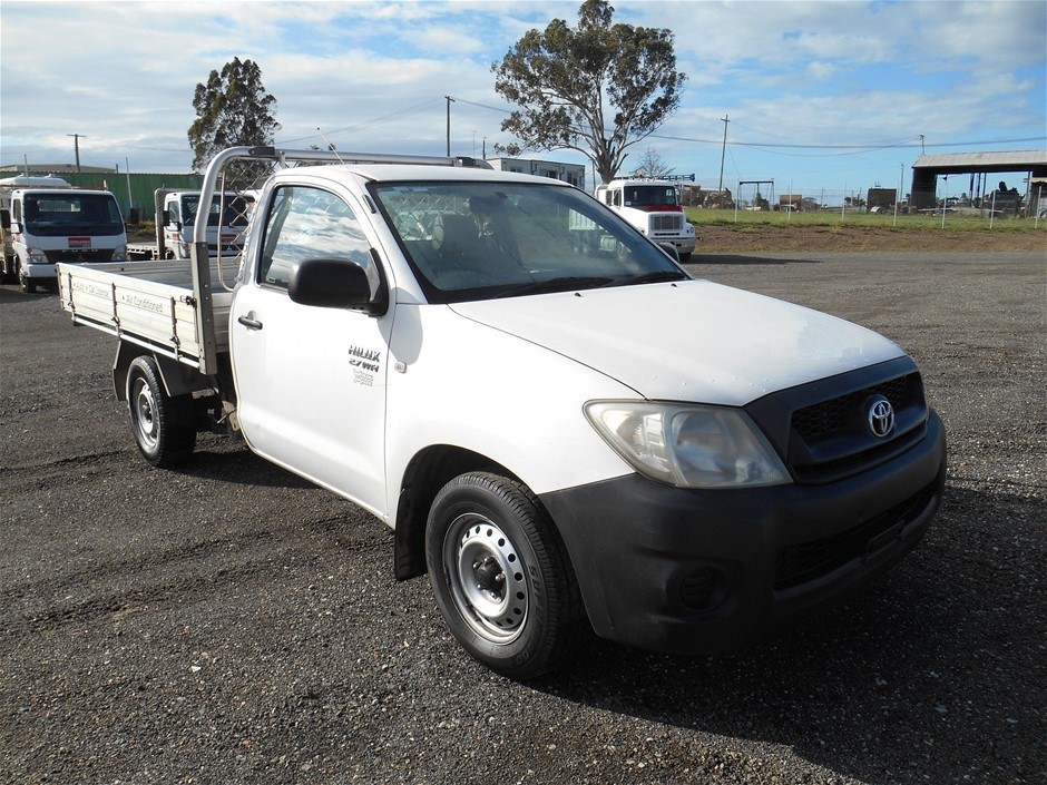 2008 Toyota Hilux Workmate Auto MY08 RWD 2 seater Cab Chassis B Auction ...