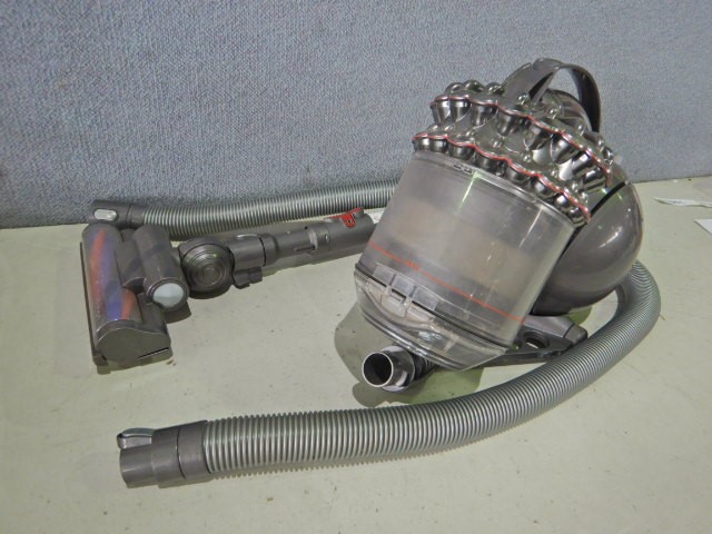 wash and vacuum at the same time
