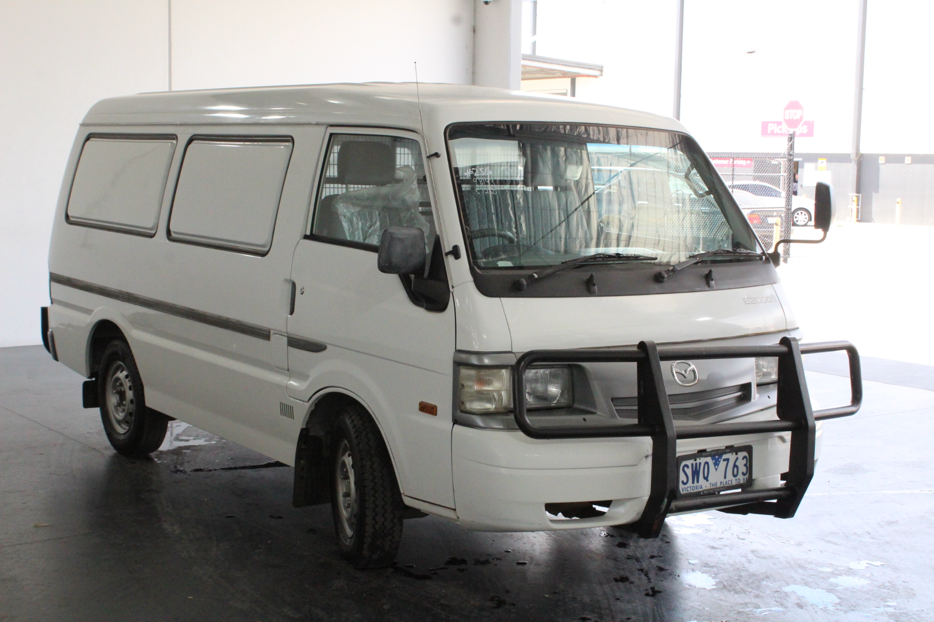 2004 Mazda E2000 (MWB) Manual Van Auction (0001-3435620) | Grays Australia