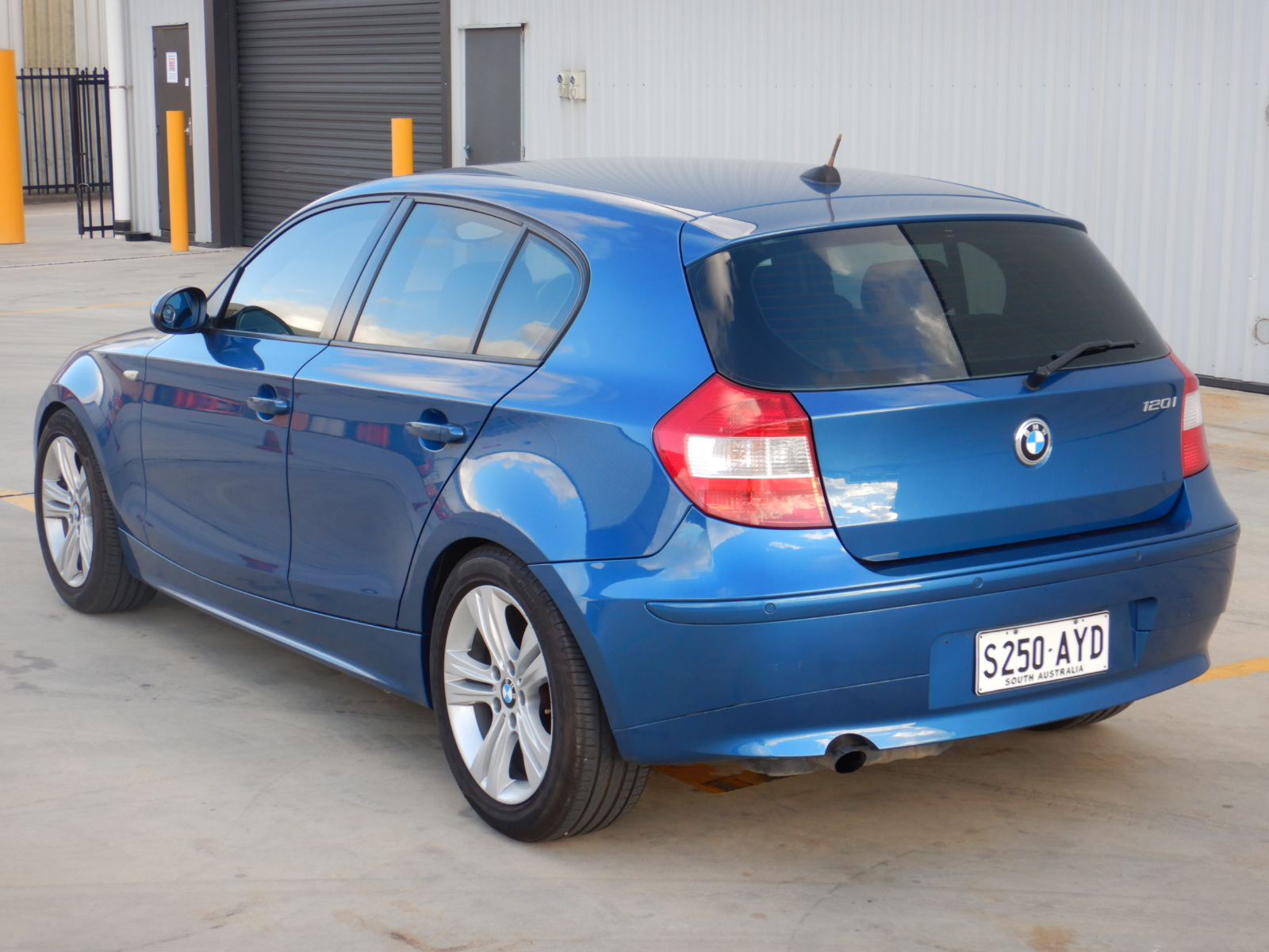 2005-bmw-120i-e87-manual-hatchback-auction-0001-60007263-grays