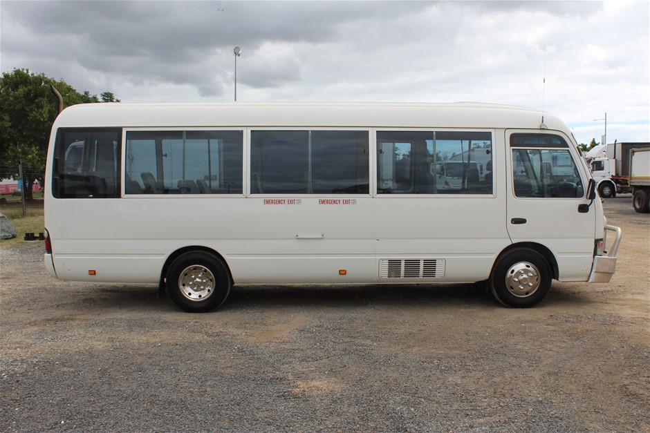 2002 Toyota Coaster Diesel 22 Seat Bus (Ex Fleet) Auction (00037022308
