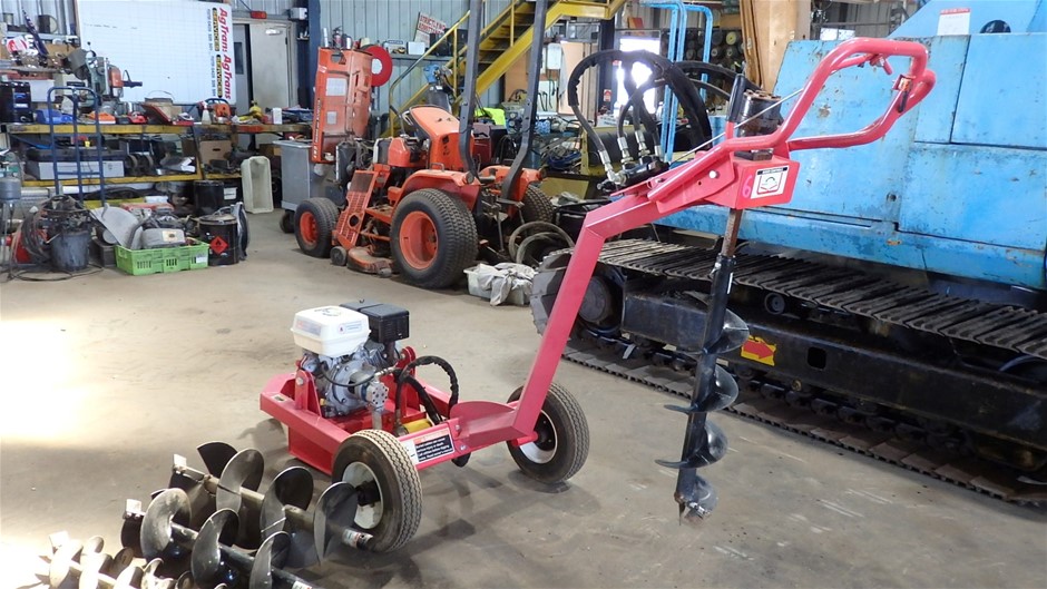 Portable (Towable) Hydraulic Post Hole Digger Auction (00063015580