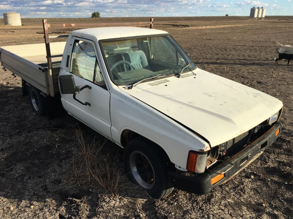 1986 Toyota Hilux Ute Auction (0008-5037666) | Grays Australia