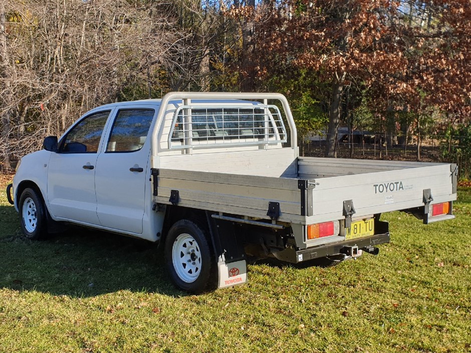 Toyota Hilux Dual Cab Diesel Tray Back Ute Auction (00055036668