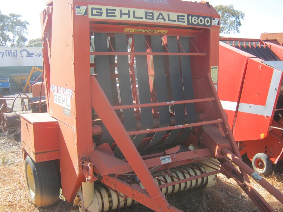 Baler, John shearer Gehl 1600, 5ft x 6ft round baler, rubber belt