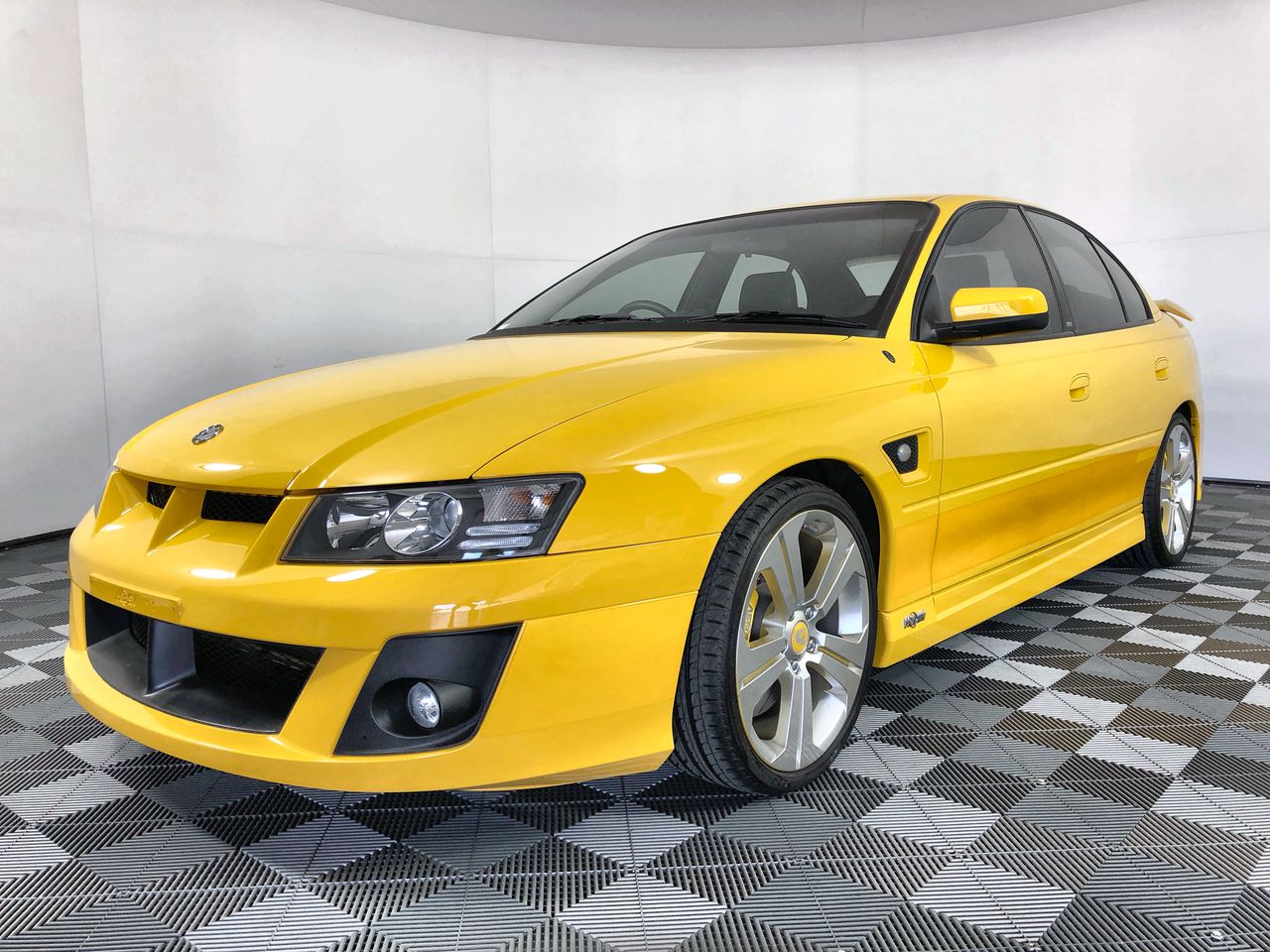 05 Hsv Clubsport Vz Sv6000 Sedan Auction 0001 Grays Australia