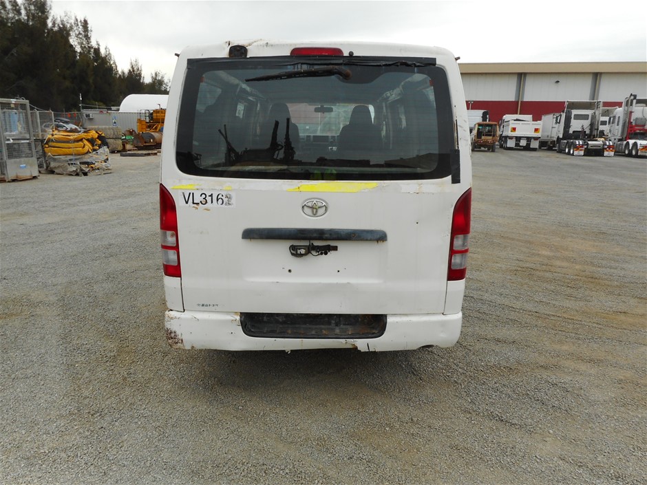 Toyota hiace kdh206v