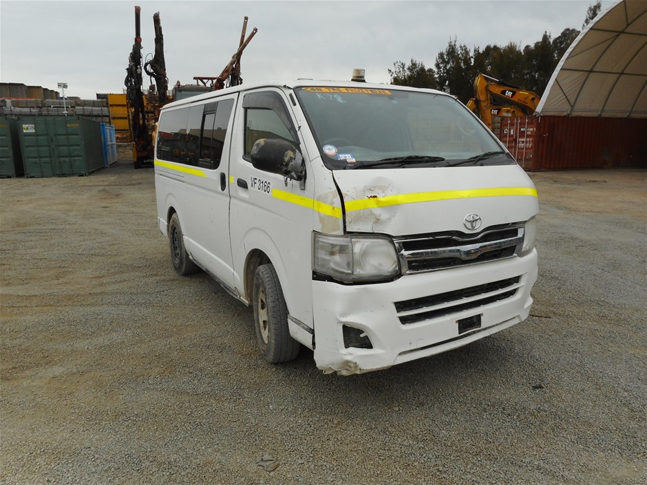 Toyota hiace kdh206v