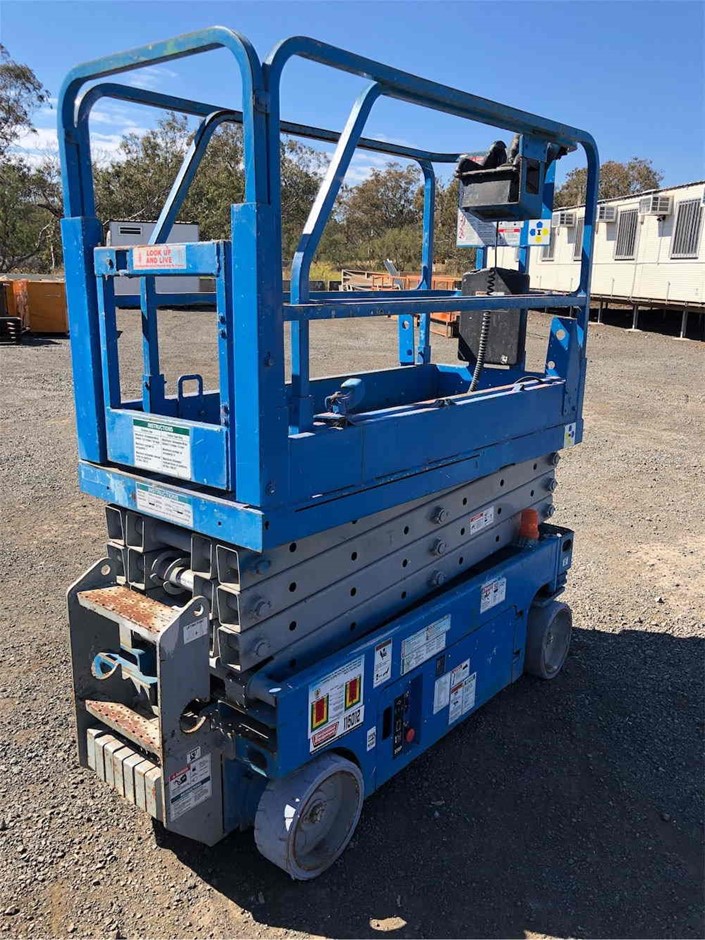 Genie 19ft Electric Scissor Lift Auction (00107023944) Grays Australia