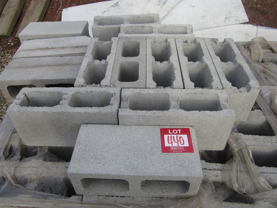 2 Pallets of Besser Blocks. 390mm x 190mm x 140mm. Auction (0440