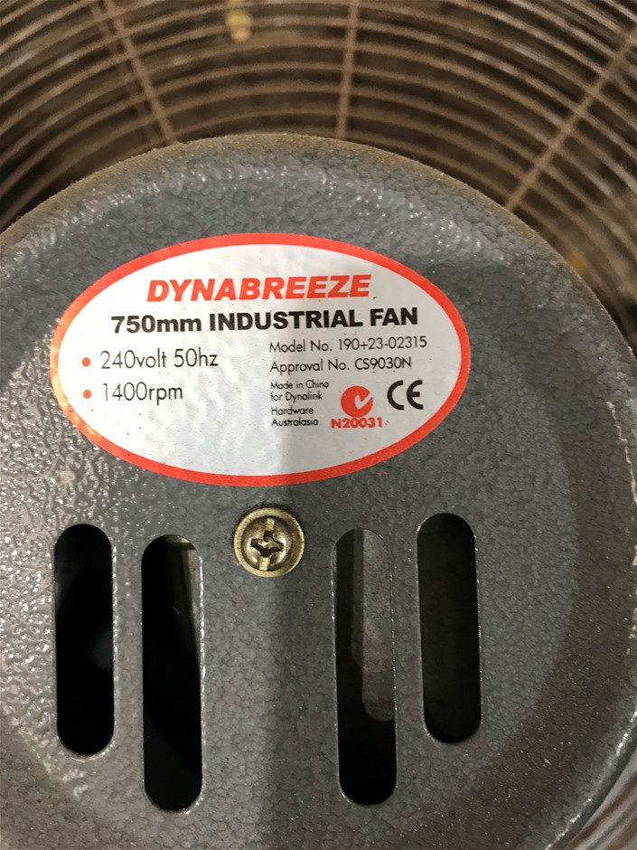 dynabreeze 750mm wall fan