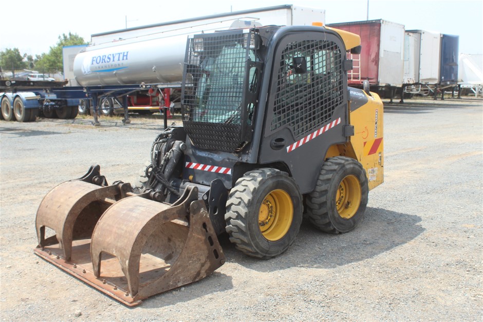 2013 Volvo MC70 Series Skid Steer Loader Auction (0001-7024482) | Grays ...