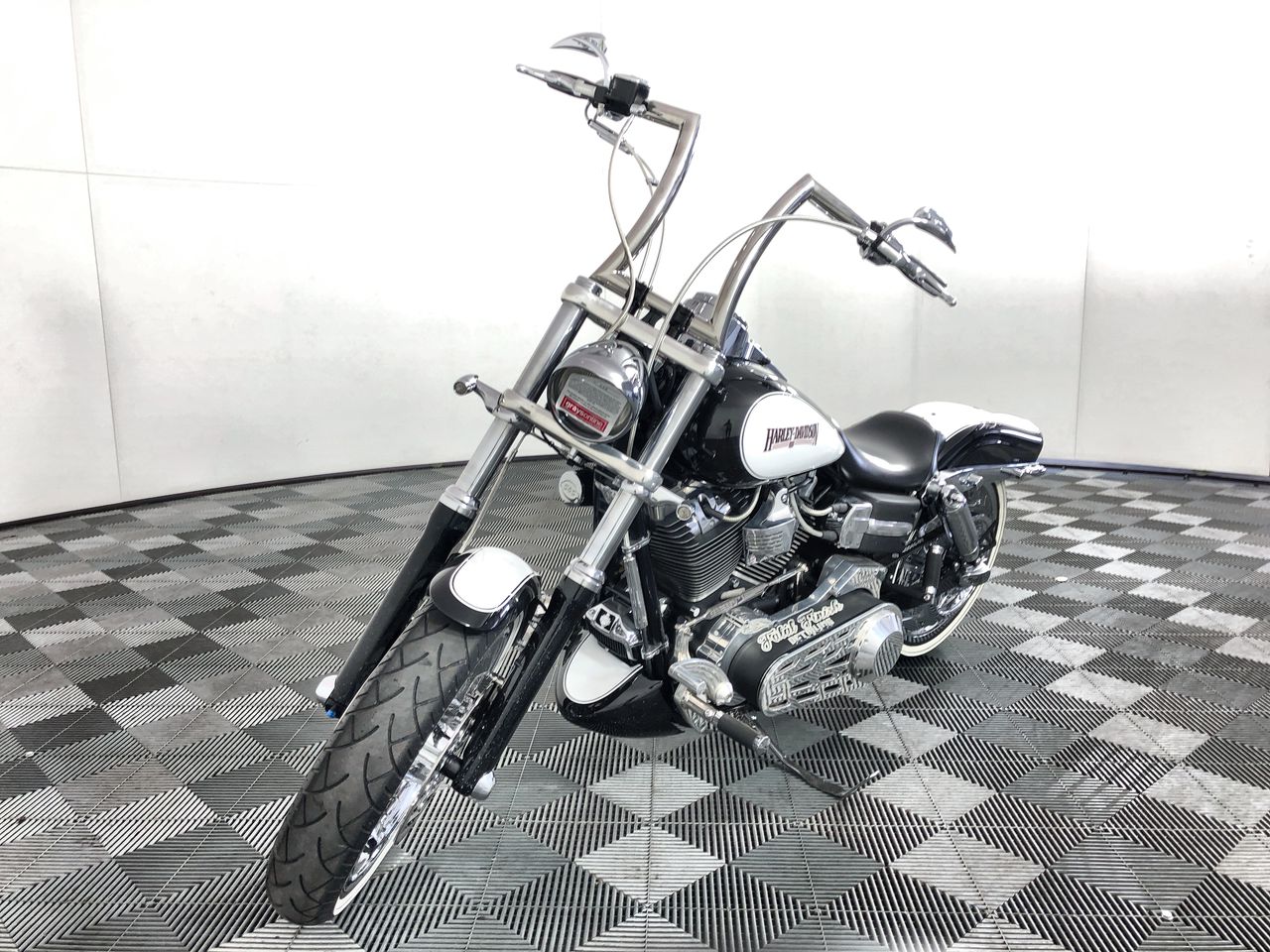 2009 Harley Davidson Dyna Fat Bob Custom Show Bike 42 619 Km Indicated Auction 0001 50006027 Grays Australia