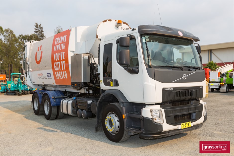 2016 Volvo FE300 Dual Control 35m3 Side Load Garbage Compactor Auction
