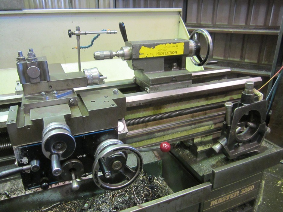 Colchester Master 3250 centre lathe Auction (00387003168) Grays