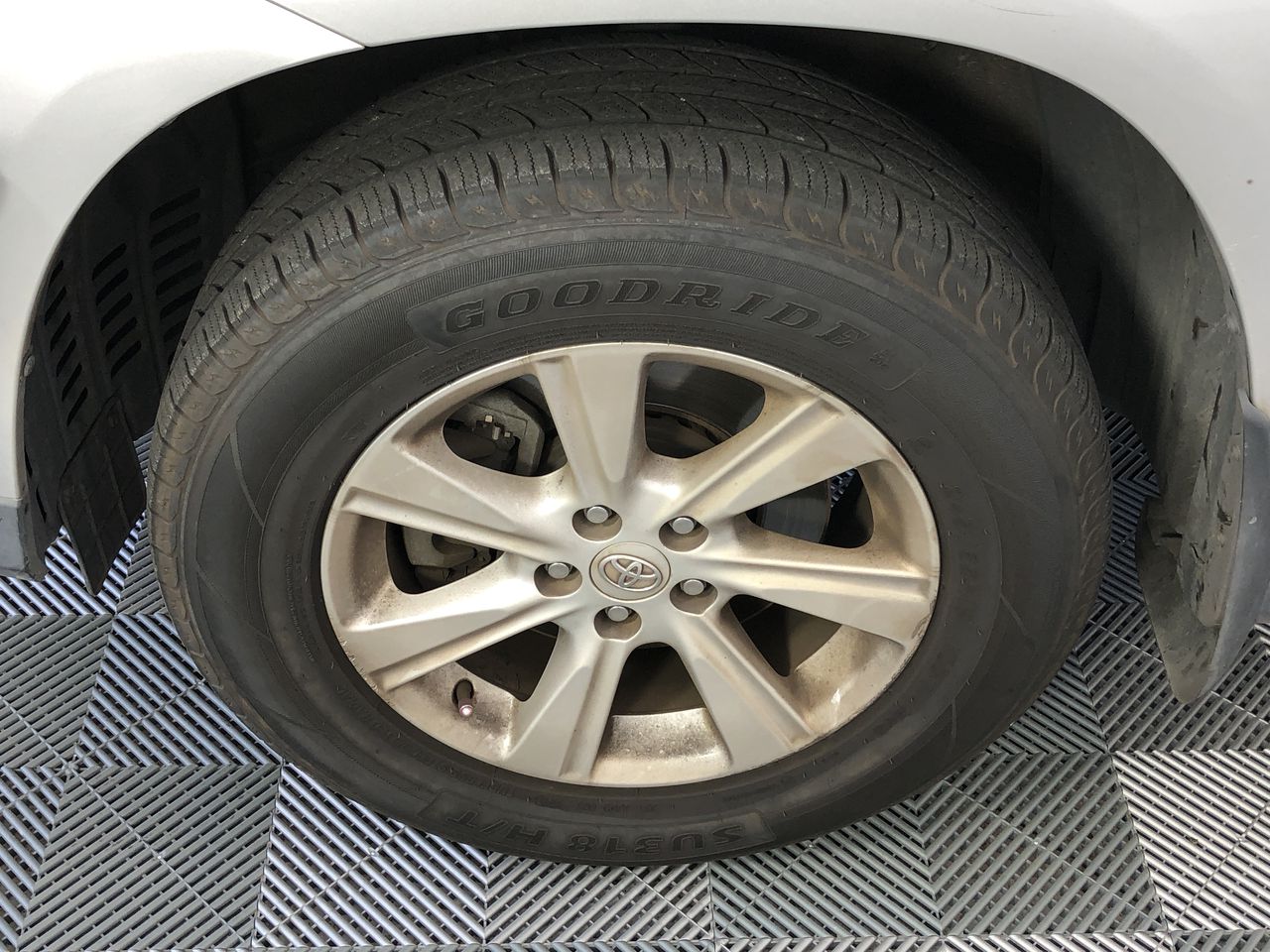 Men's 8mm Wood Lace & Golden Rhinestone Beaded Gemstone Bracelet