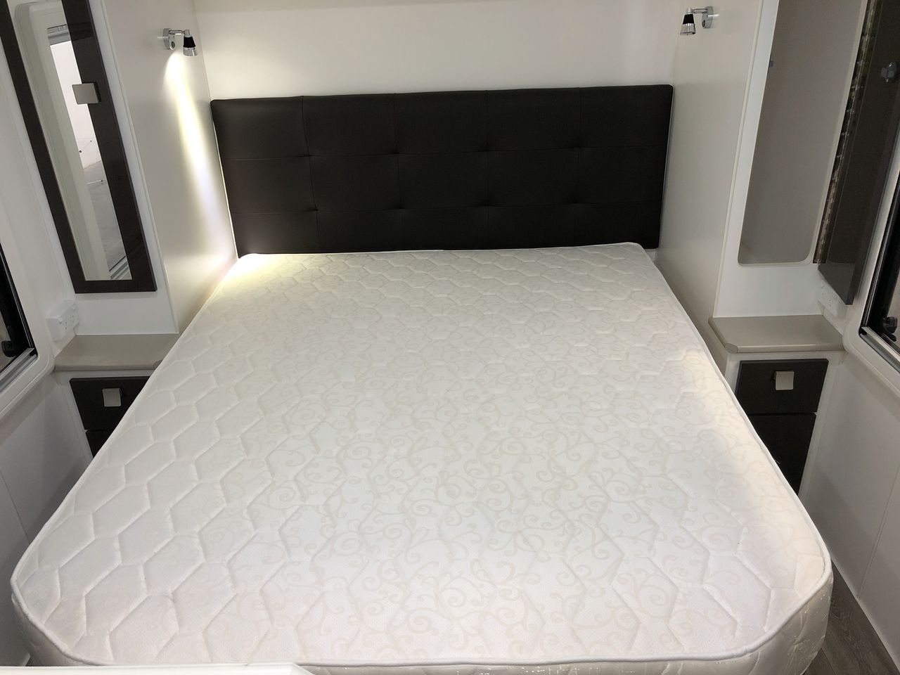 10mm Grade A Moonstone Gemstones Beaded Bracelet