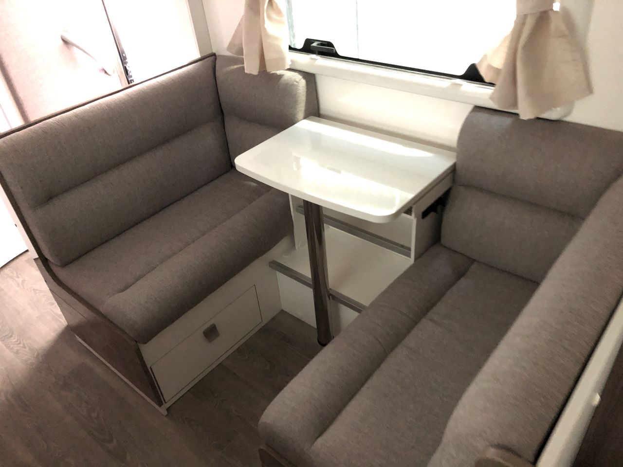 8mm African Jasper Turquoise Colour Gemstones Beaded Bracelet