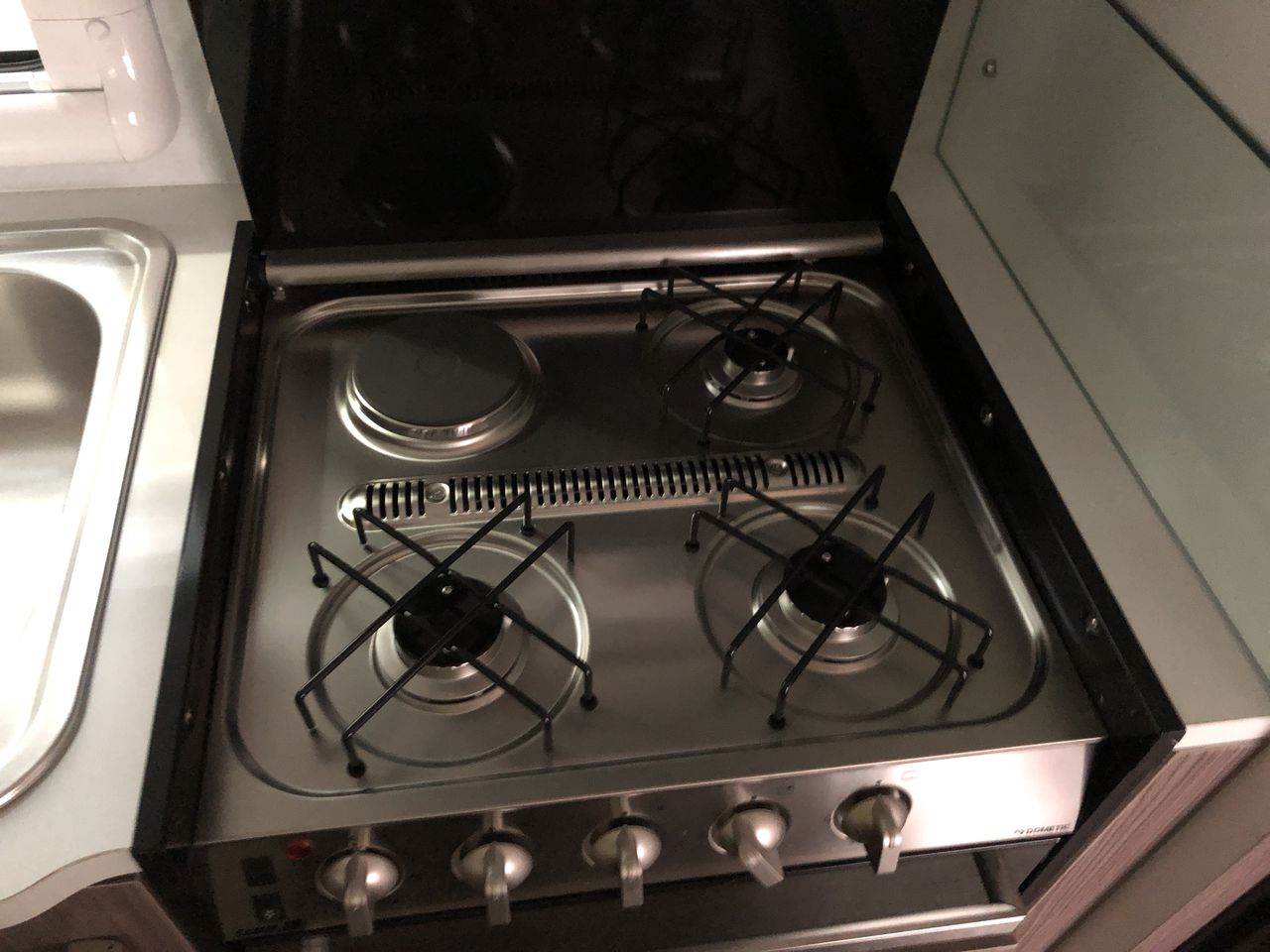 6mm Malaysia 'Jade' Quartz Gemstones Beaded Bracelet.