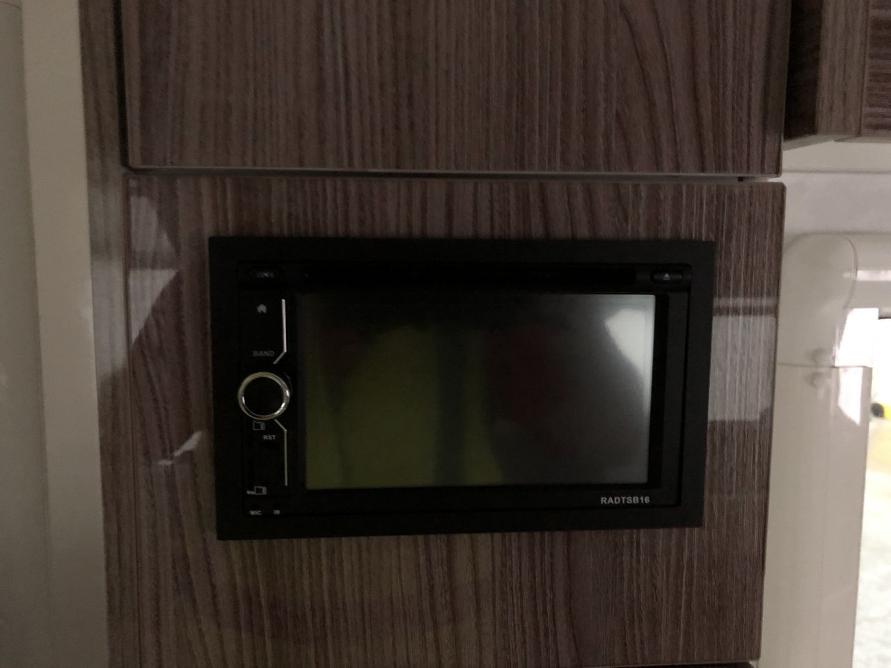 6mm Light Green Flower Jade Gemstones Crystal Beaded Bracelet