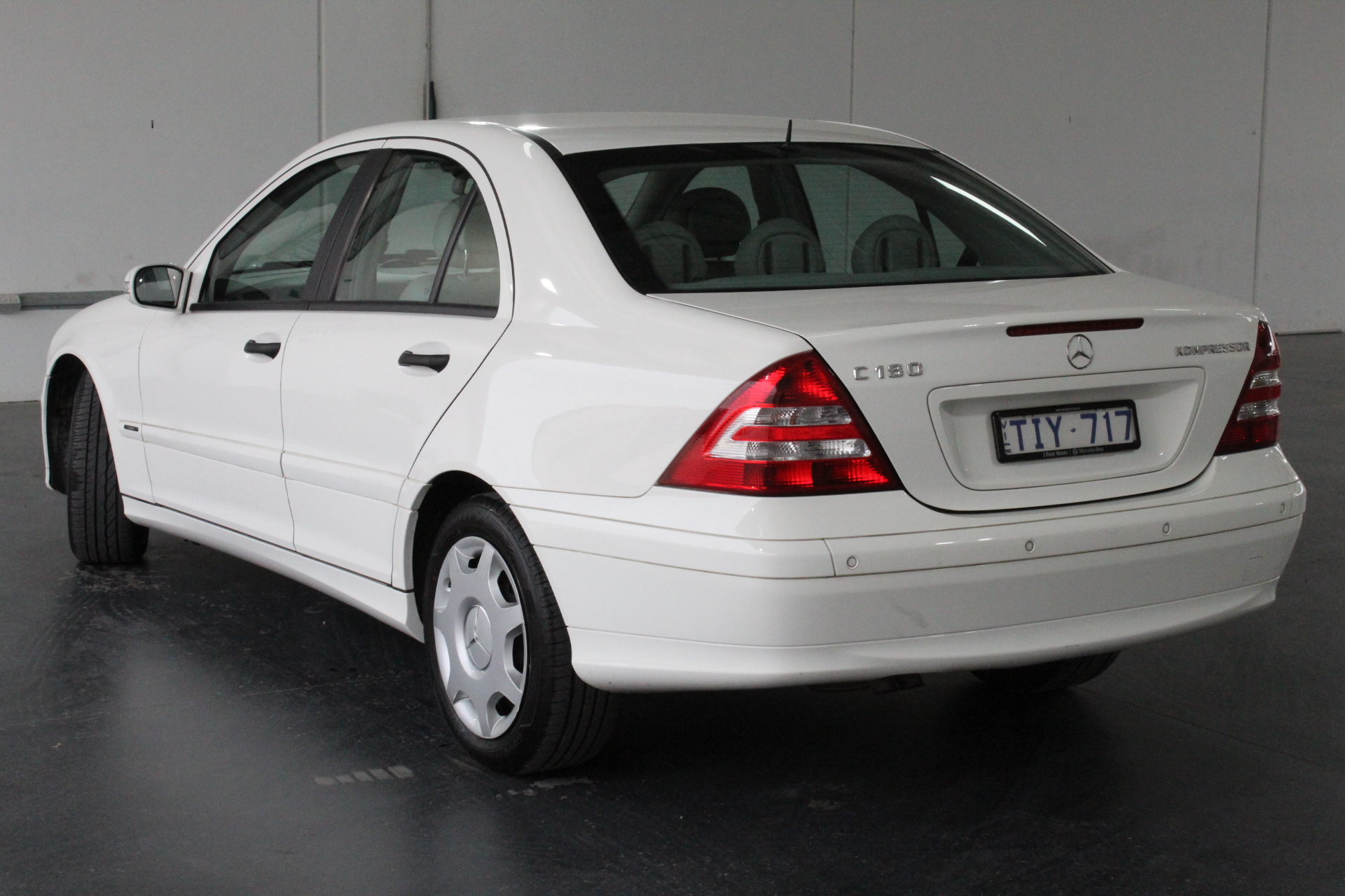 18k White Gold Filled, White Face Iced Out Diamond Quartz Wrist Watch