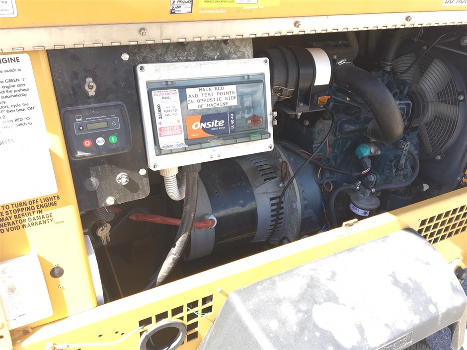 RIP CURL Men's Dosed Denim Pants, Size 28, Washed Blue. RRP: $139.99.  Buye