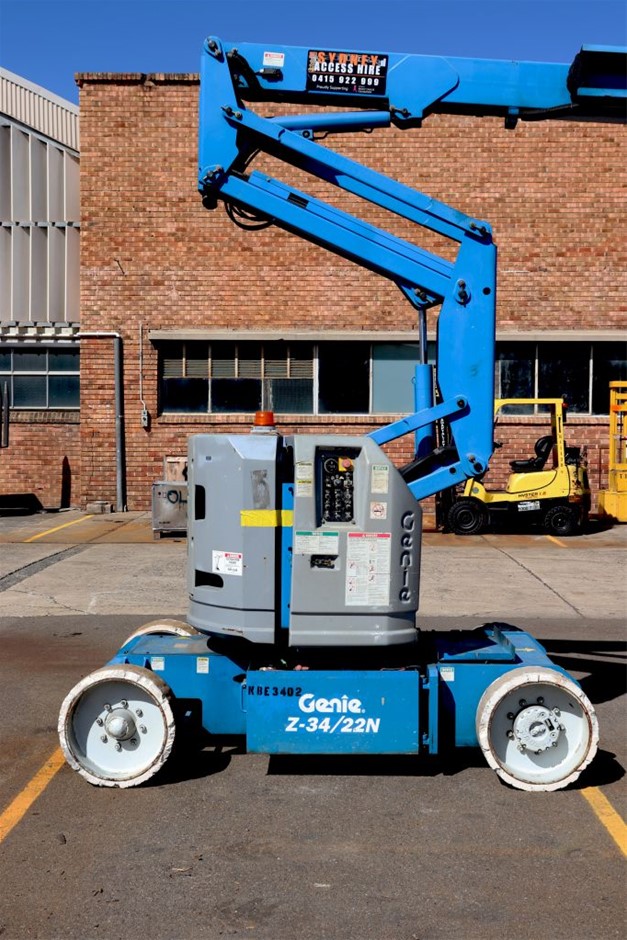 10.11ct Heart Concave Facet Cut Greenish Gold Quartz Gemstone - 1Pc