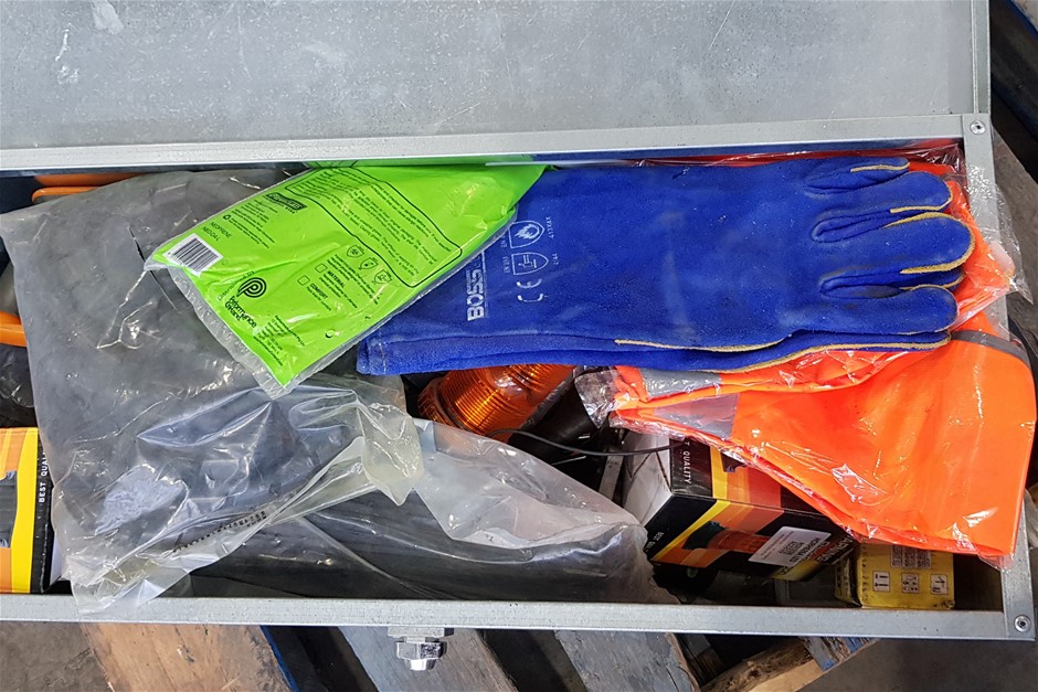 Baroque Pearls & Large Lobster Clasp Gold Plated Bracelet