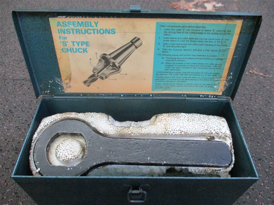 9-10mm Grade AB White Pearl Bracelet.