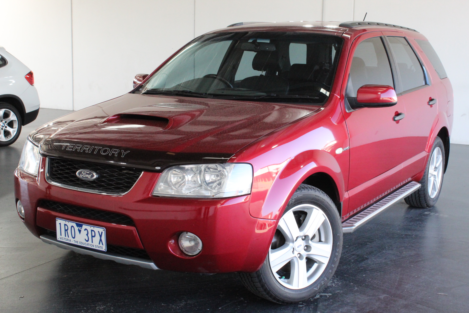 Epson EB-696Ui LCD Projector