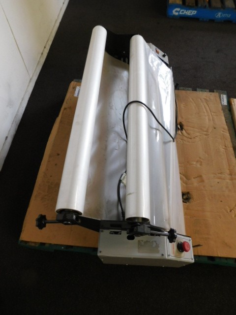 Baby Doll Sparkling Pinot Gris Blush NV (6x 750mL), NZ.