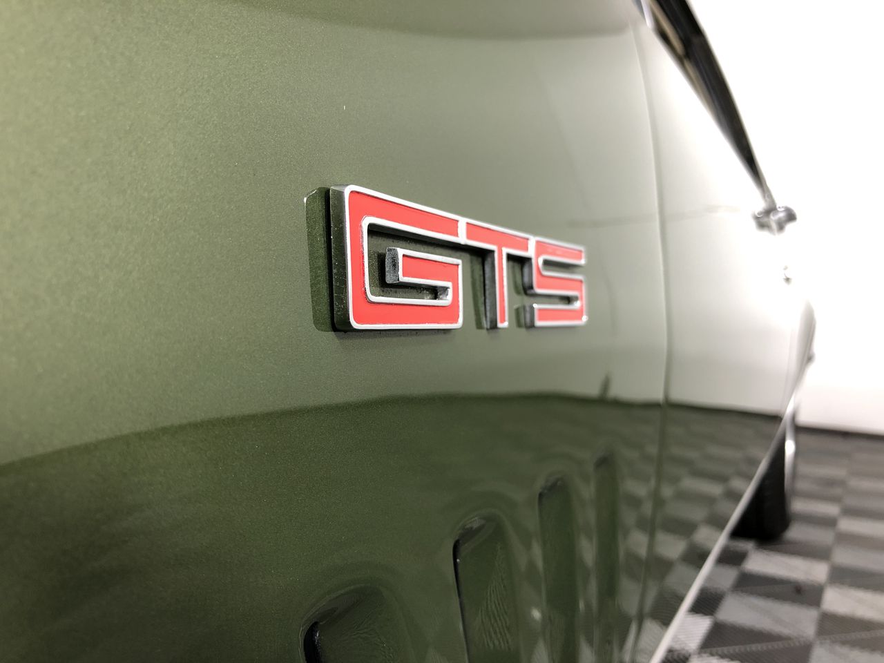 HOLDEN MOTORING SET OF 7 LOGO PIN COLLECTION SET IN PRESENTATION BOX