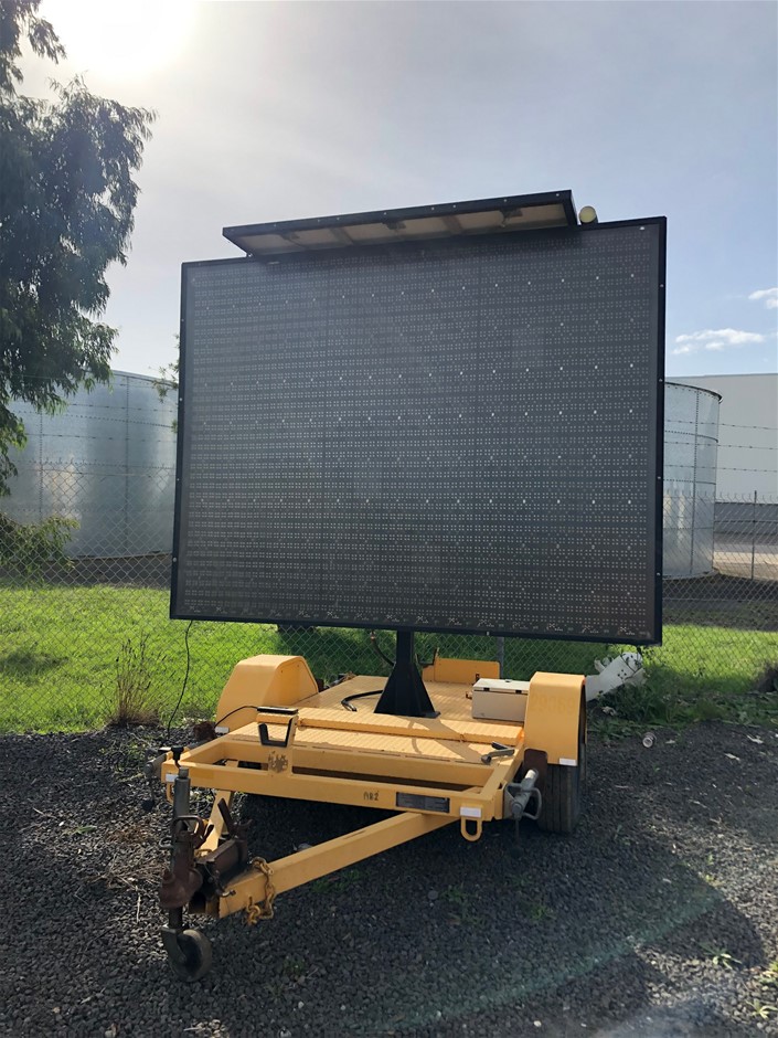 2022 Queen Elizabeth Platinum Jubilee Gold plated Medallion