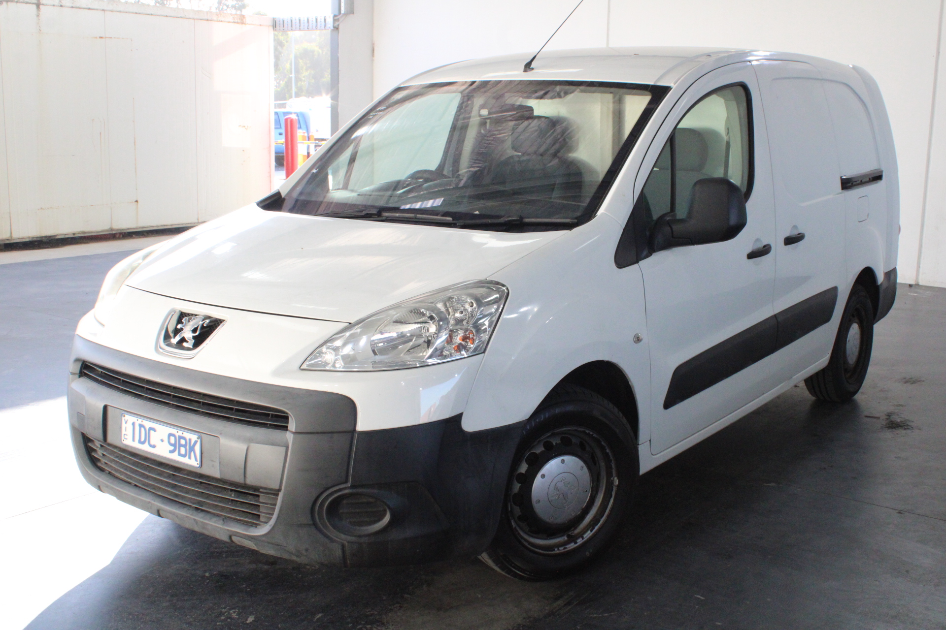 Bradman 5 Dollar Bi Metal Coin on Card of Issue 1996 Issued by RAM